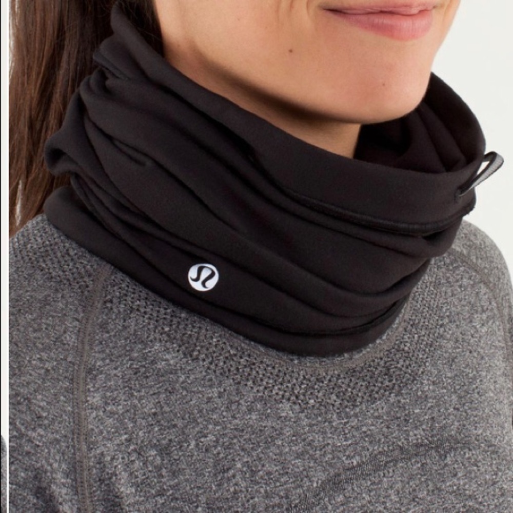 Lululemon Brisk Run neck warmer gaiter black OS